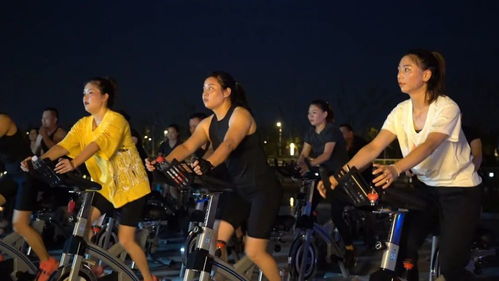 骑行不停歇 周六夜穿梭府南绿廊，越来越壮大的都市夜跑